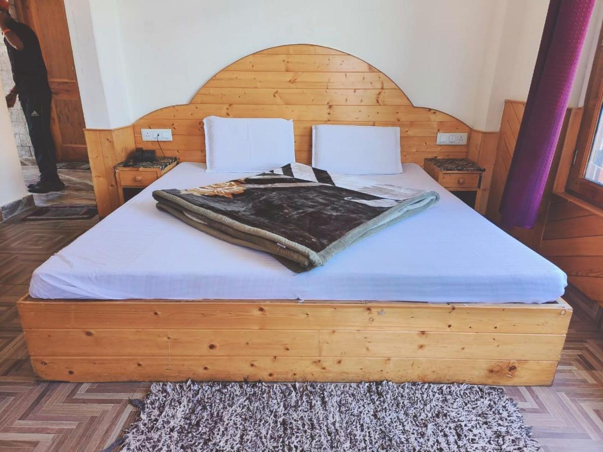 Hotel Hadimba Regency ! Free 4 Wheeler Parking ! Mountain View Rooms ! Near Mall Road Manali Екстер'єр фото