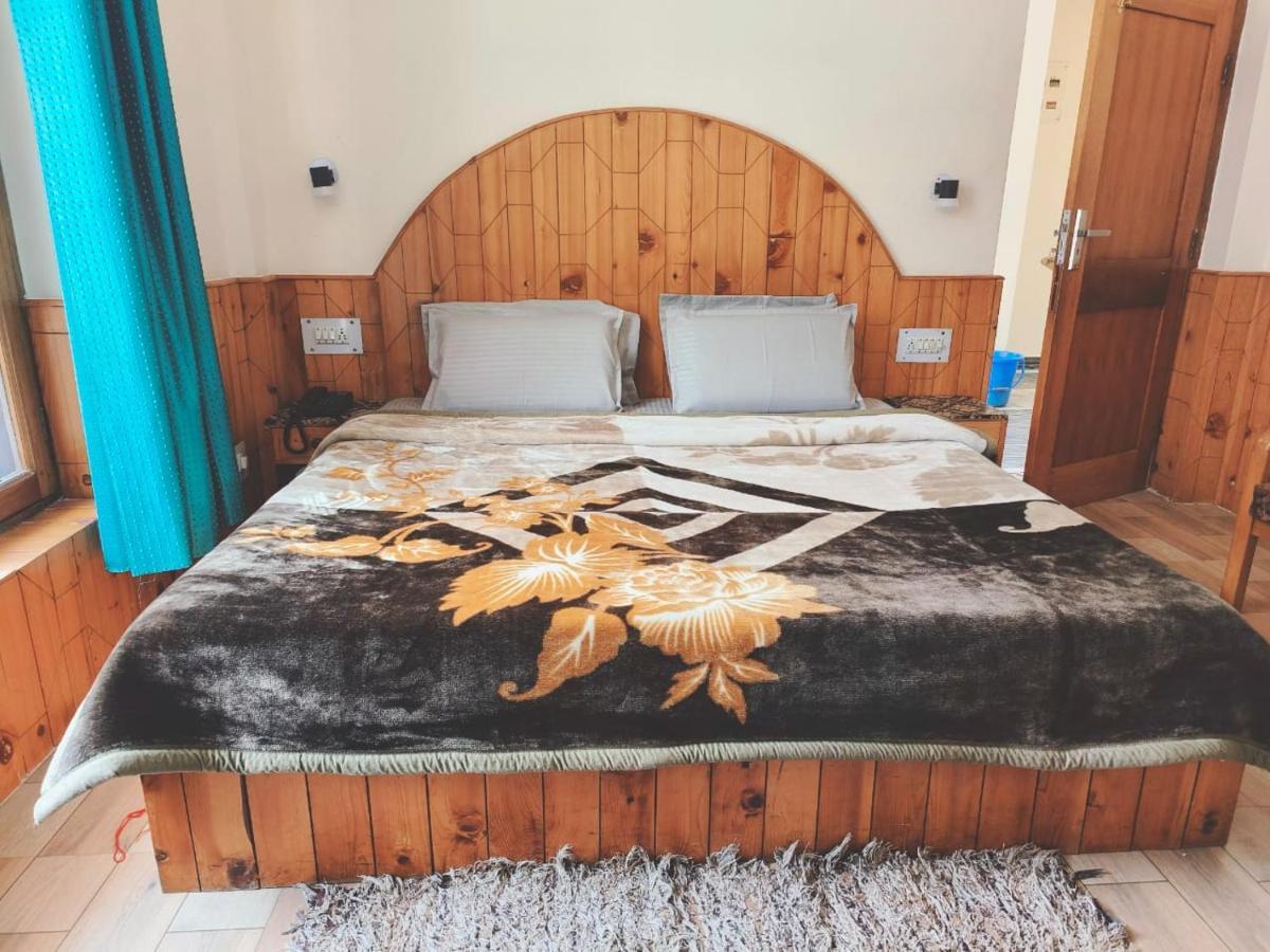 Hotel Hadimba Regency ! Free 4 Wheeler Parking ! Mountain View Rooms ! Near Mall Road Manali Екстер'єр фото