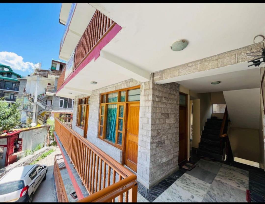 Hotel Hadimba Regency ! Free 4 Wheeler Parking ! Mountain View Rooms ! Near Mall Road Manali Екстер'єр фото