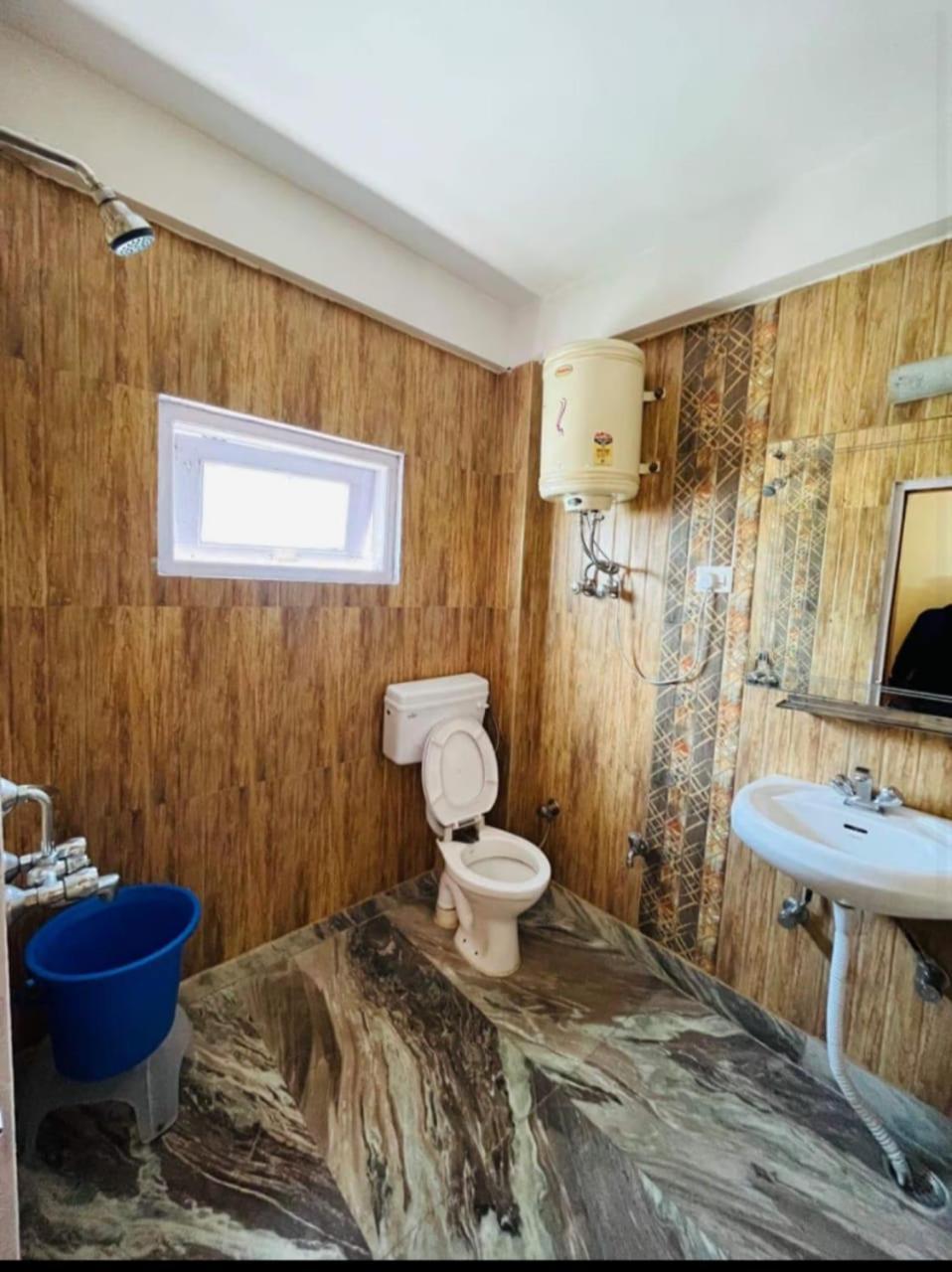 Hotel Hadimba Regency ! Free 4 Wheeler Parking ! Mountain View Rooms ! Near Mall Road Manali Екстер'єр фото