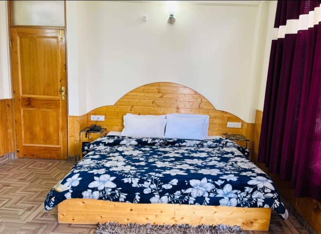 Hotel Hadimba Regency ! Free 4 Wheeler Parking ! Mountain View Rooms ! Near Mall Road Manali Екстер'єр фото